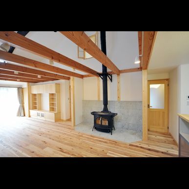 熊本市で薪ストーブ付きの注文住宅を施工しております