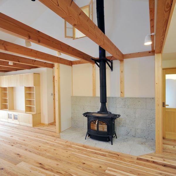 熊本市で薪ストーブ付きの注文住宅を施工しております
